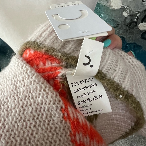 Commense | Caesars Palace Cardigan Sweater - Picture 10 of 15